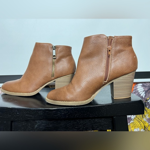 Express Cognac Zipper Ankle Booties - Picture 2 of 5
